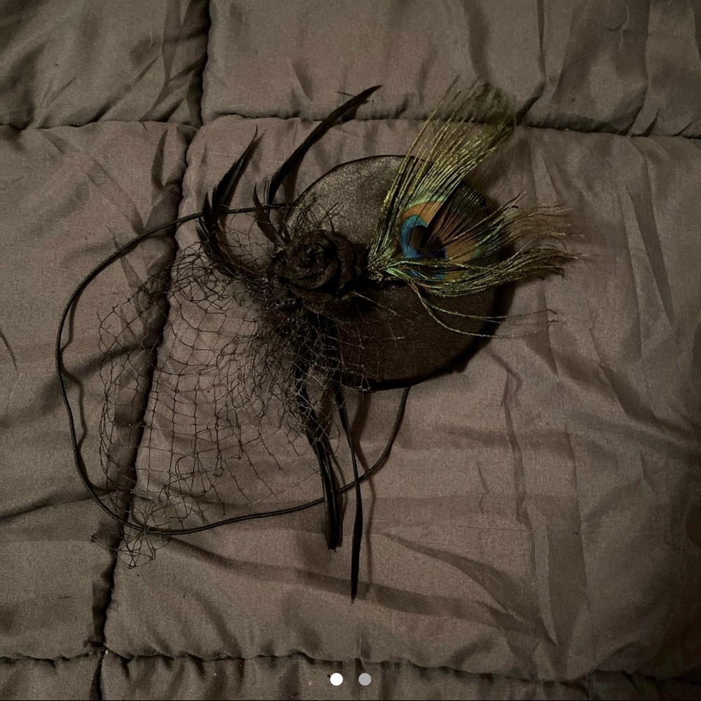 Pillbox feather hat